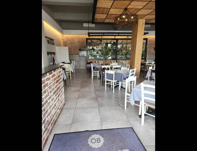 RETAIL FOR SALE IN EMMARENTIA